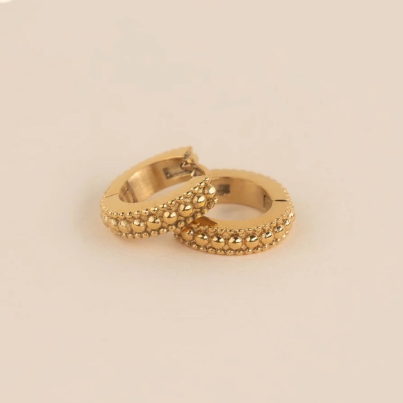 NEW Oh Clem Dotted Chunky Huggie Hoop Earrings in Gold For Sensitive Ears 👂 - Picture 6 of 7